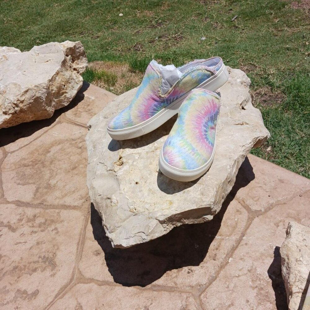 Very "G" Pastel Tennis Shoes